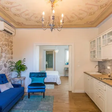 Ani Aquamarine Apartament *